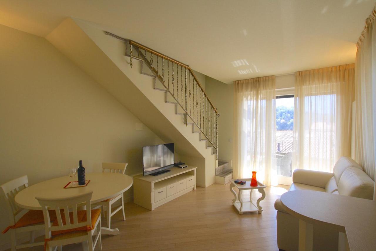 New Moon Apartment Tremezzo Exterior foto